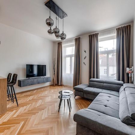 New Town Oases Apartment Прага Экстерьер фото