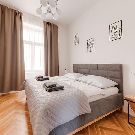 New Town Oases Apartment Прага Экстерьер фото