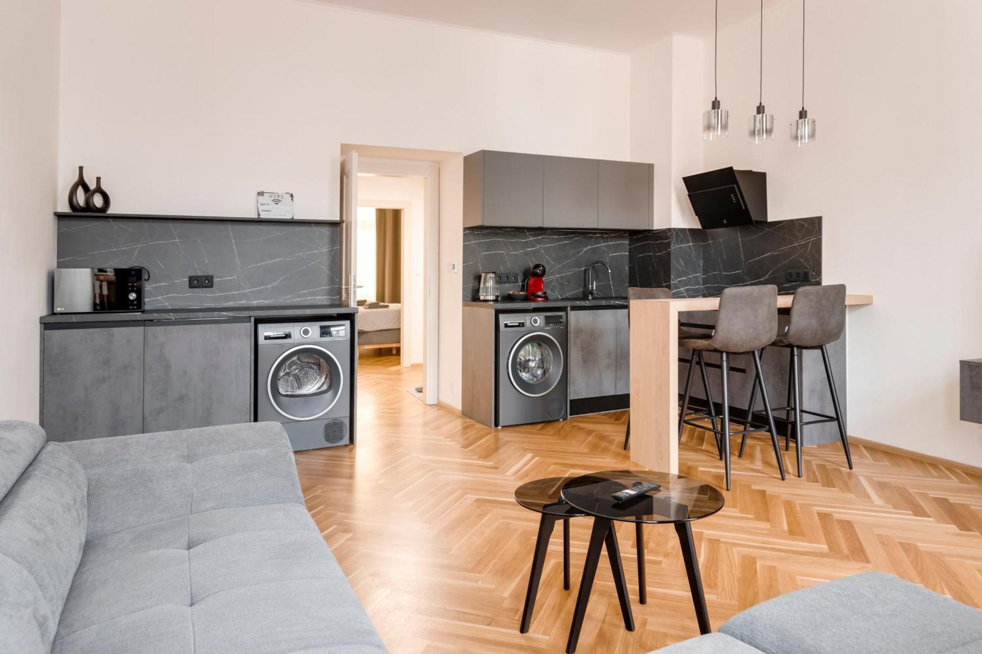 New Town Oases Apartment Прага Экстерьер фото