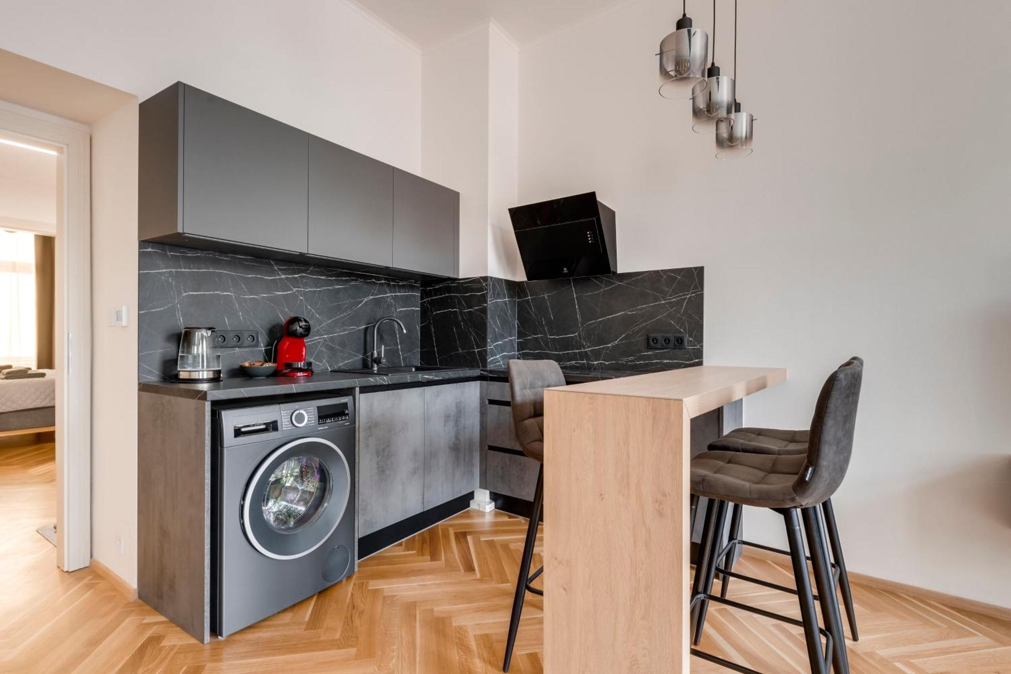 New Town Oases Apartment Прага Экстерьер фото