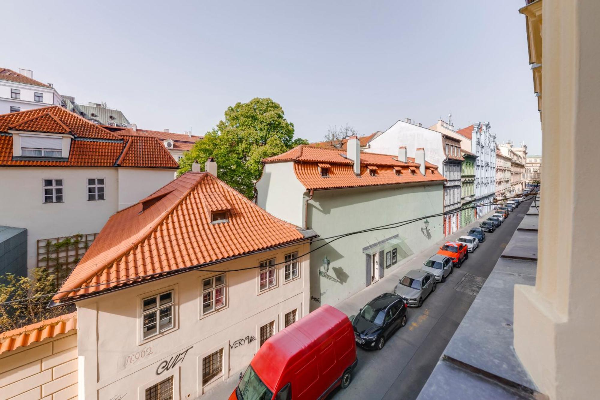 New Town Oases Apartment Прага Экстерьер фото