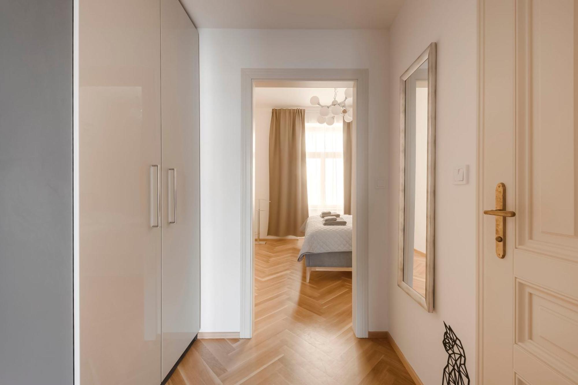 New Town Oases Apartment Прага Экстерьер фото